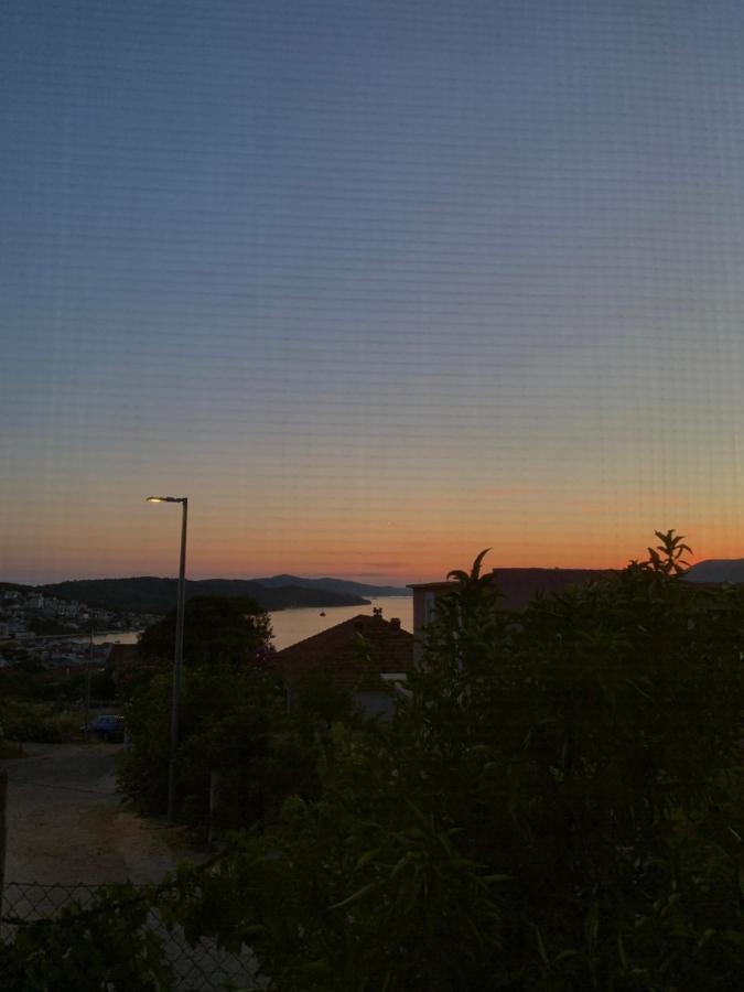 Studio Apartment Simi Trogir Bagian luar foto